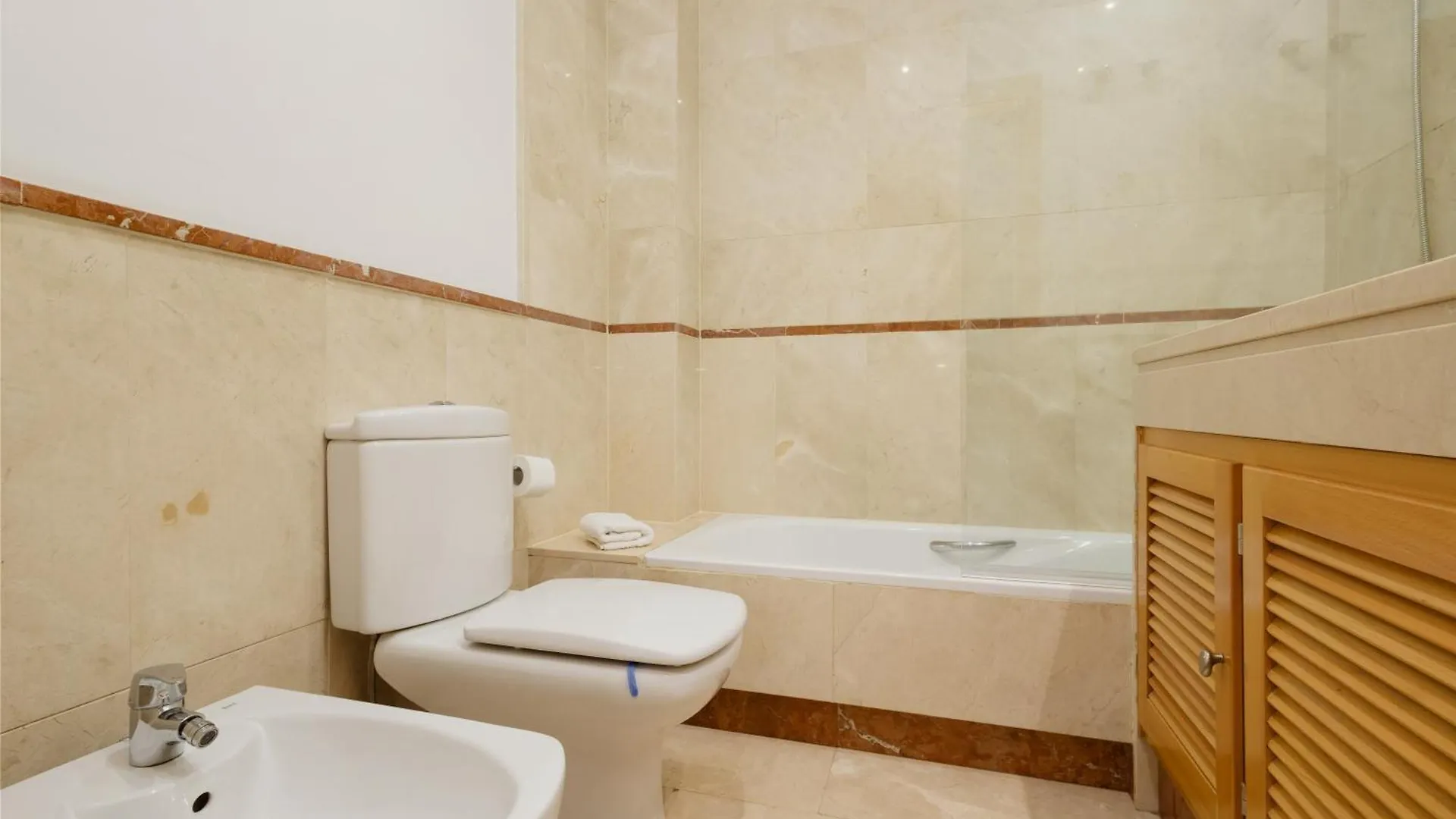Apartment 3 Bedroom Apartment, With Private Garden And Terrace, In Puerto Banus Marbella Spain