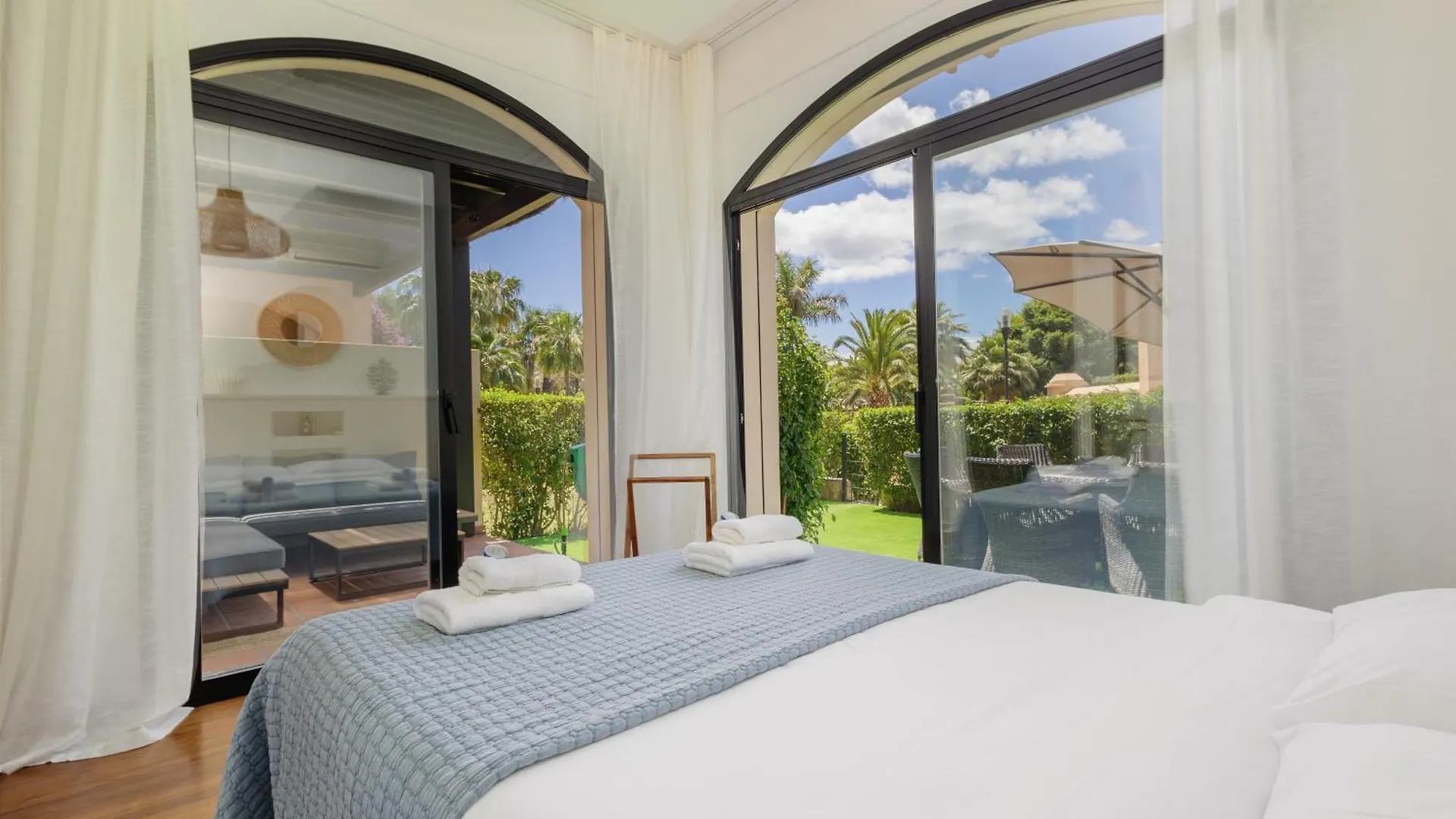 Apartmán 3 Bedroom Apartment, With Private Garden And Terrace, In Puerto Banus Marbella Španělsko