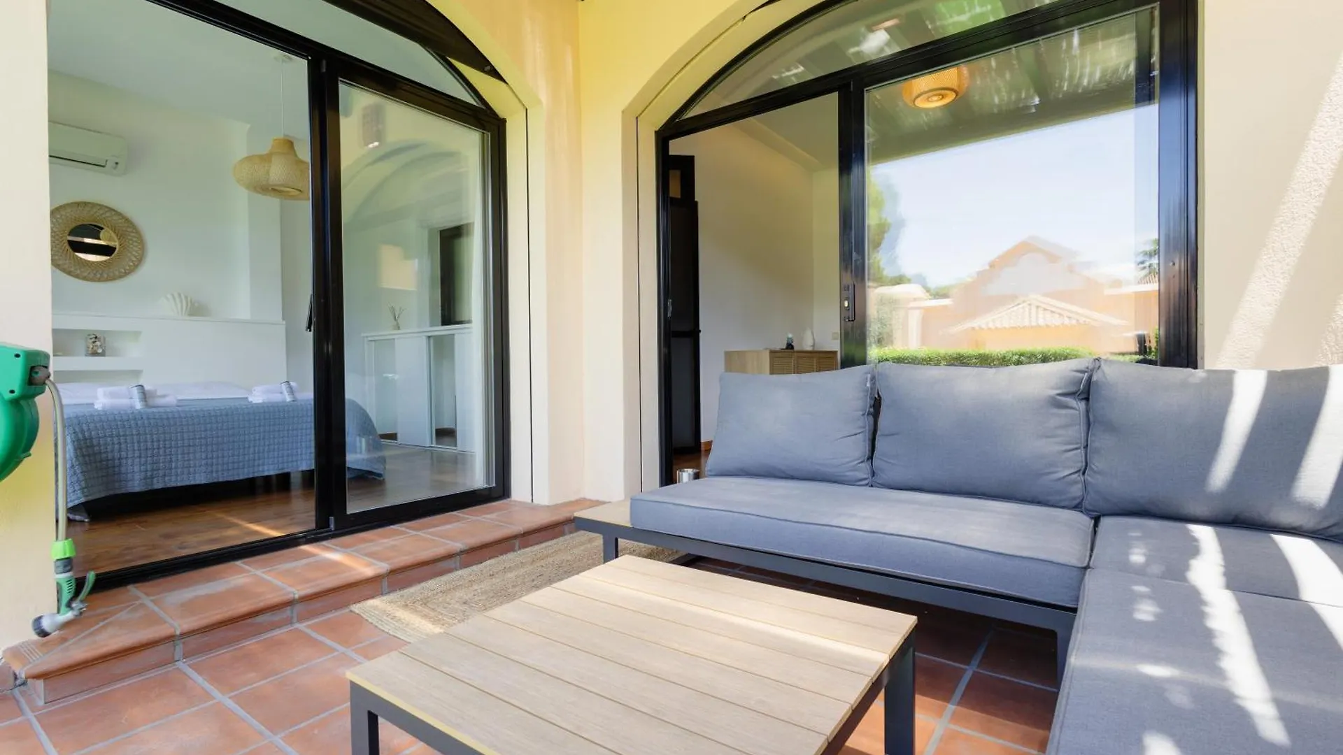 Apartmán 3 Bedroom Apartment, With Private Garden And Terrace, In Puerto Banus Marbella